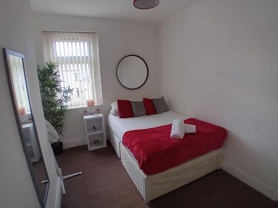Large Family Home Central Location 3 Double Bedrooms And 1 Single Bedroom Cardiff Exterior foto